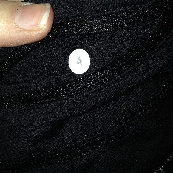 Run A Marathon Crop II in Palm Print w/ Mesh Back - Picture 7 of 8